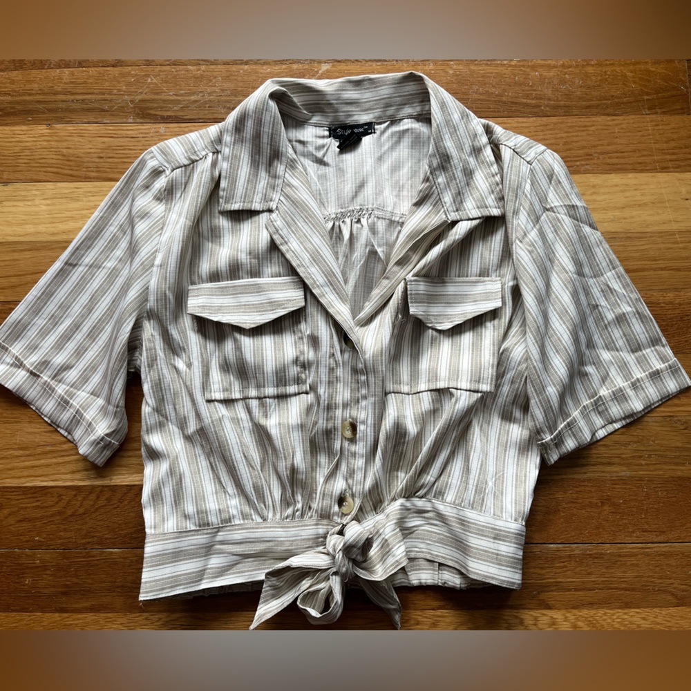 Stylehouse Crop Top Button Down Blouse Juniors Size Small
